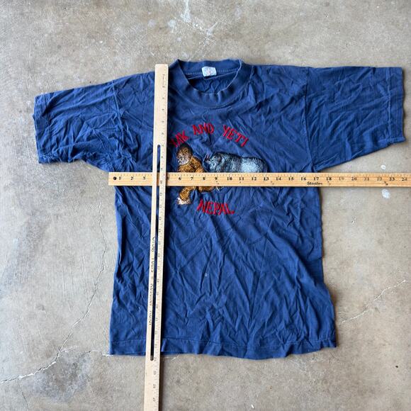 VINTAGE 80S FUNNY YAK AND YETI NEPAL CROPPED FEMME BABY TEE FITS WOMENS MEDIUM - Picture 5 of 5